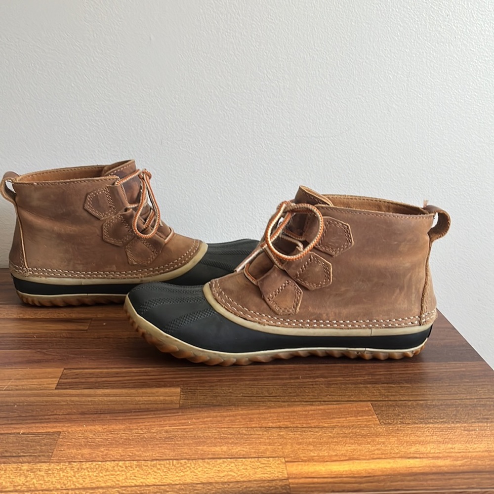 Sorel Brown & Black Out N About Plus Waterproof Leather / Rubber Duck Boots - Picture 11 of 11